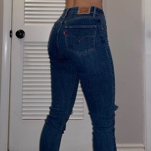 Levi’s 721 High Rise Skinny Jean